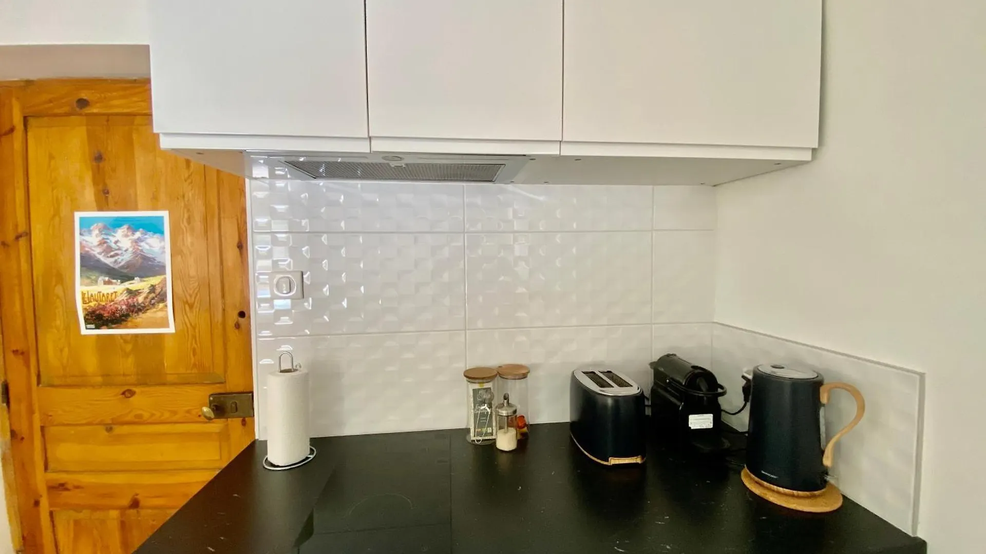 Grand Studio Classe 4 Etoiles Avec Jardin Et Garage Velo, Moto ブリアンソン